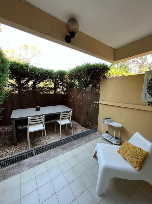 Studio Bord De Mer Boulouris A Saint Raphael Bagian luar foto