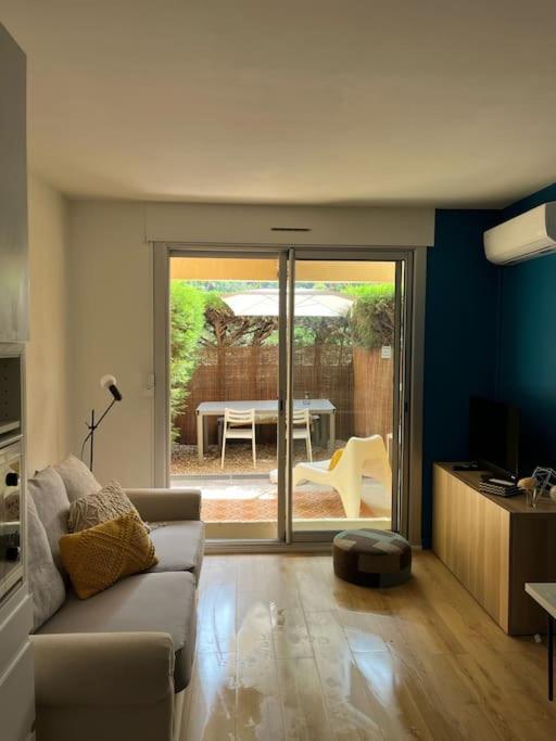 Studio Bord De Mer Boulouris A Saint Raphael Bagian luar foto